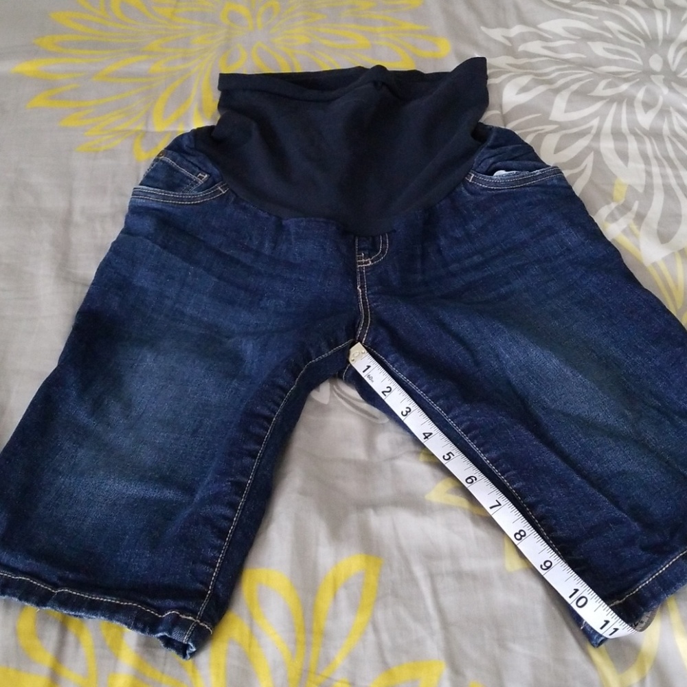 Maternity shorts